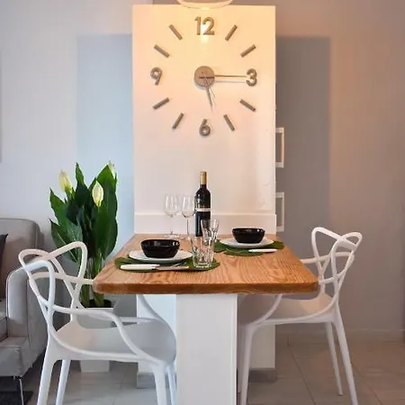 Apartment Holyhome 203